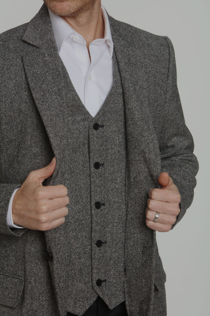 BW Houndstooth Attached Vest - Image 7